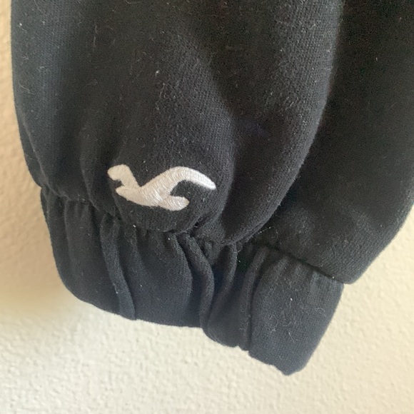 Hollister Sweater - Picture 3 of 4